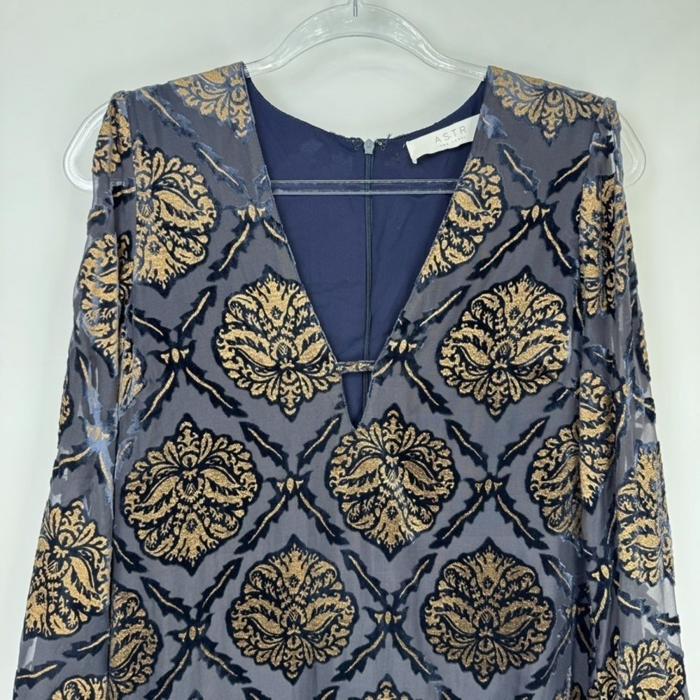 ASTR the Label Cold Shoulder Dress Womens Small Velvet Medallion Print Blue Gold - Picture 3 of 16